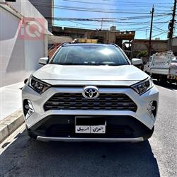 تۆیۆتا ڕاڤ 4